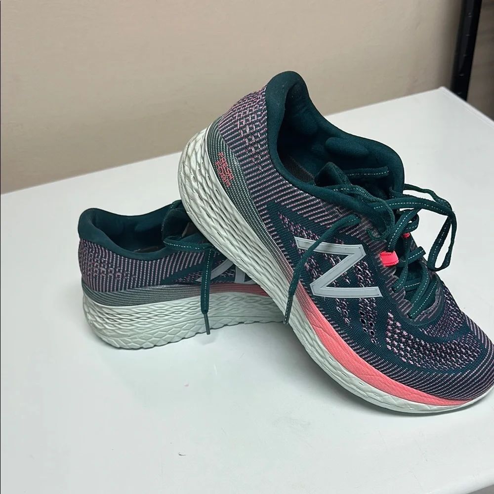 New Balance Athletic Shoes Green and Pink Cushioned Midsole
